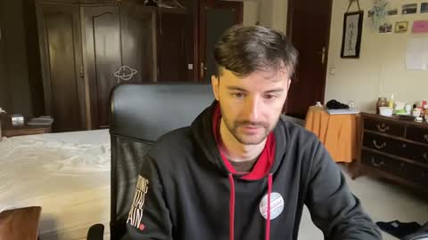 Snapshot of placebo14 chatting on 12/19/24, 11:39 placebo14 online show from 12/19/24, 11:39