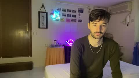 Snapshot of placebo14 chatting on 12/31/24, 04:57 placebo14 online show from 12/31/24, 04:57