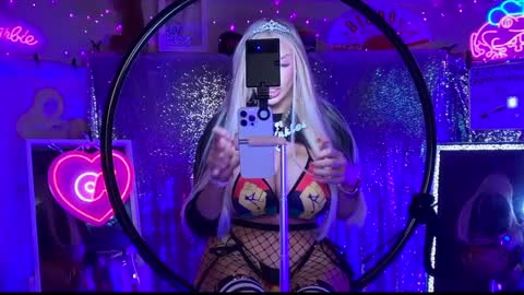 Dumb bimbo fuck doll online show from 02/16/25, 06:21