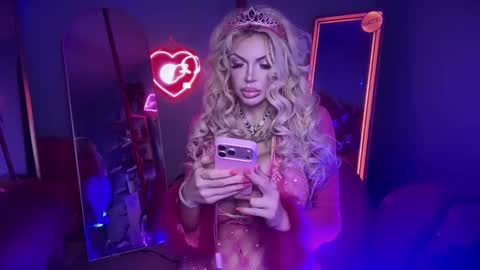 Dumb bimbo fuck doll online show from 01/11/26, 01:43