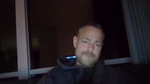 Snapshot of platugle chatting on 10/24/25, 10:39 platugle online show from 10/24/25, 10:39