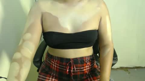 Snapshot of play_wiith_me chatting on 09/22/25, 05:04 play_wiith_me online show from 09/22/25, 05:04