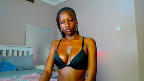 Snapshot of playboypetit chatting on 10/13/25, 07:03 playboypetit online show from 10/13/25, 07:03