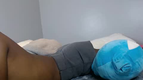 Snapshot of playboypetit chatting on 11/14/25, 08:29 playboypetit online show from 11/14/25, 08:29