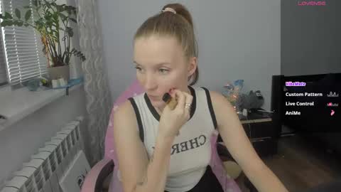 Snapshot of playful_mary chatting on 11/03/25, 08:04 Masha online show from 11/03/25, 08:04