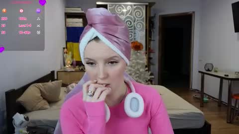 Snapshot of playful_mary chatting on 01/19/26, 02:10 Masha online show from 01/19/26, 02:10