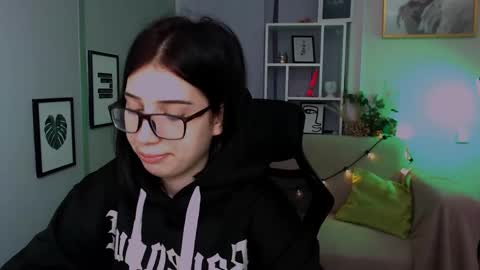 Sophie online show from 12/18/24, 11:13