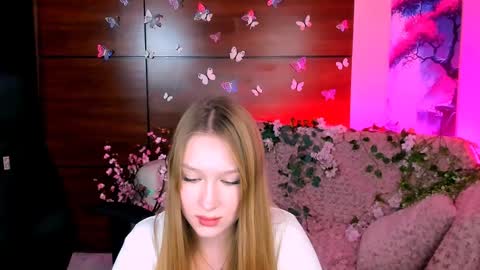 Sophie online show from 02/02/25, 01:19