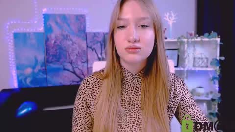 Sophie online show from 02/20/25, 09:31