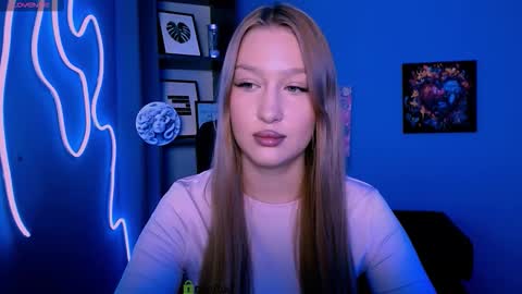 Sophie online show from 11/30/25, 04:33