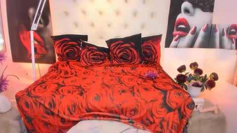 Snapshot of playfullmaniac chatting on 09/15/25, 12:54 jen online show from 09/15/25, 12:54