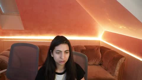 Lana online show from 04/08/26, 10:48