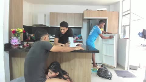   online show from 03/11/25, 03:12