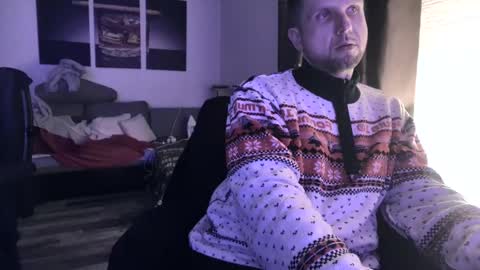 Snapshot of plboy23 chatting on 12/23/24, 06:27 Hello ask me  . Im glad  to see you here in my room. Welcome PVT is open online show from 12/23/24, 06:27