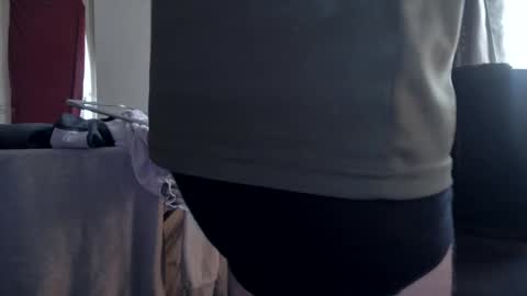 Snapshot of plboy23 chatting on 10/03/25, 08:44 Hello ask me  . Im glad  to see you here in my room. Welcome PVT is open online show from 10/03/25, 08:44