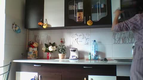 Snapshot of pleas3s_sweet chatting on 02/22/25, 11:24 pleas3s_sweet online show from 02/22/25, 11:24