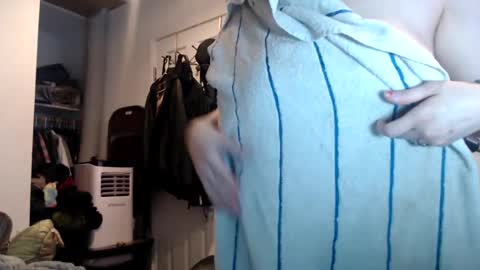 pleasantdinosaurus7537 online show from 10/07/25, 04:31