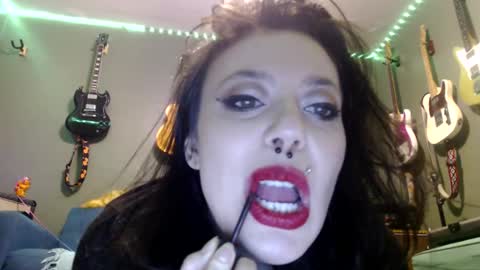 pleasantdinosaurus7537 online show from 11/04/25, 01:16