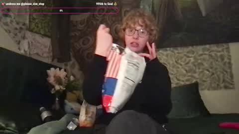 Snapshot of please_doe_stop chatting on 03/01/25, 10:45 please_doe_stop online show from 03/01/25, 10:45