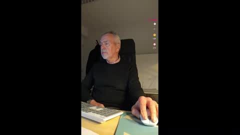 Snapshot of pleasedominateme chatting on 01/29/25, 05:24 Pleasedominateme online show from 01/29/25, 05:24