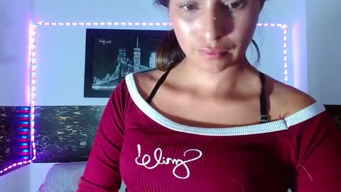 Snapshot of pleassing_neighbour chatting on 06/10/26, 03:18 Zalome online show from 06/10/26, 03:18