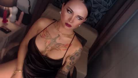 Snapshot of pleasurepleasermistress chatting on 09/11/25, 04:01 Angel online show from 09/11/25, 04:01