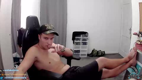 plkrisztian online show from 11/23/25, 07:13