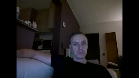 Snapshot of ploki2000 chatting on 01/30/25, 06:21 Kevin online show from 01/30/25, 06:21