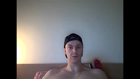 Snapshot of ploki2000 chatting on 02/02/25, 08:24 Kevin online show from 02/02/25, 08:24