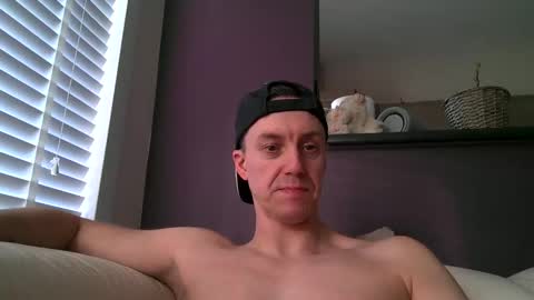 Snapshot of ploki2000 chatting on 03/02/25, 03:37 Kevin online show from 03/02/25, 03:37