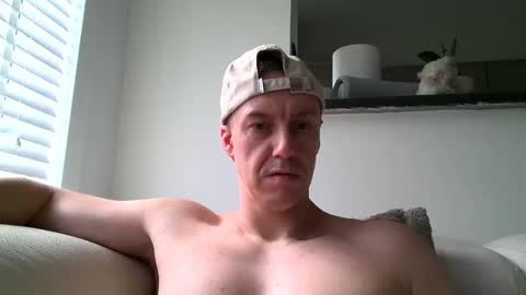 Snapshot of ploki2000 chatting on 09/14/25, 11:31 Kevin online show from 09/14/25, 11:31