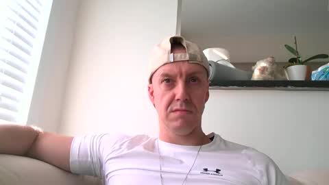 Snapshot of ploki2000 chatting on 10/26/25, 12:33 Kevin online show from 10/26/25, 12:33