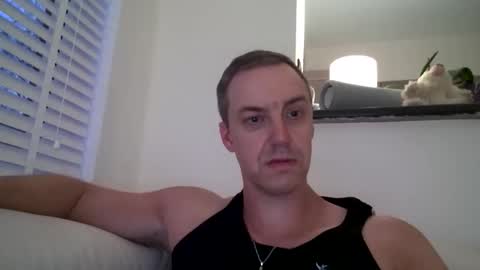 Snapshot of ploki2000 chatting on 12/14/25, 03:50 Kevin online show from 12/14/25, 03:50