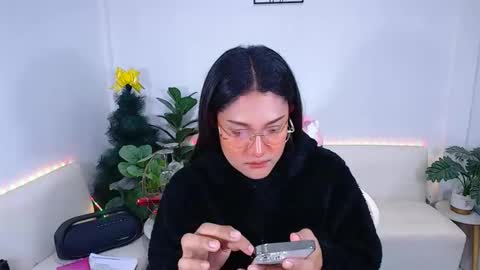 Ploysai online show from 12/16/25, 12:48