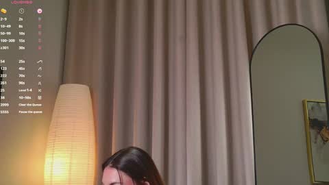 Amelie online show from 04/19/26, 06:10