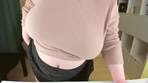 Snapshot of plum_pie__ chatting on 10/11/25, 10:19 Alice online show from 10/11/25, 10:19