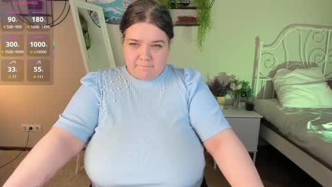 Snapshot of plum_pie__ chatting on 05/30/26, 09:23 Alice online show from 05/30/26, 09:23