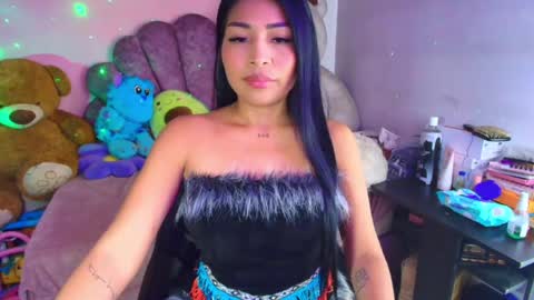 Snapshot of pocahontas_cute chatting on 05/28/26, 03:31 Nicole online show from 05/28/26, 03:31