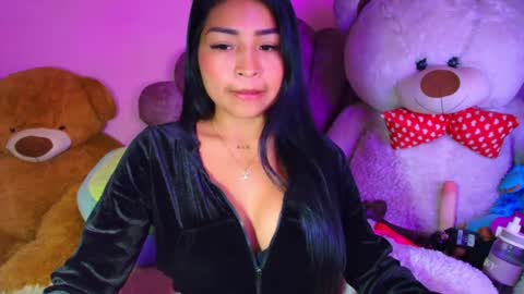 Snapshot of pocahontas_cute chatting on 06/05/26, 02:23 Nicole online show from 06/05/26, 02:23