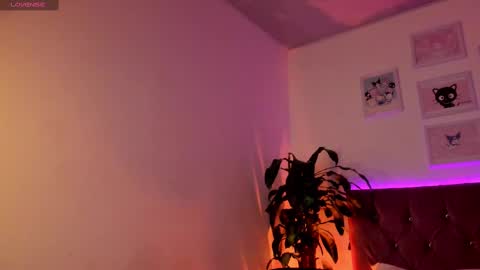 Snapshot of pocahontas_kl chatting on 02/14/25, 12:03 Patrocla online show from 02/14/25, 12:03