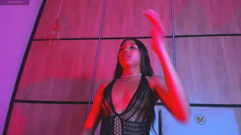 Snapshot of pocahontas_pow chatting on 02/23/25, 11:33 Pocahontas online show from 02/23/25, 11:33