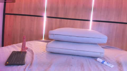 Snapshot of pocahontas_pow chatting on 02/23/25, 02:35 Pocahontas online show from 02/23/25, 02:35