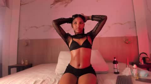 Snapshot of pocahontas_pow chatting on 03/04/25, 11:40 Pocahontas online show from 03/04/25, 11:40