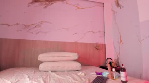 Snapshot of pocahontas_pow chatting on 03/04/25, 02:42 Pocahontas online show from 03/04/25, 02:42