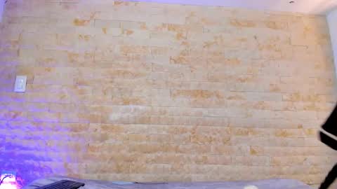 Snapshot of pocahontas_pow chatting on 09/13/25, 11:43 Pocahontas online show from 09/13/25, 11:43