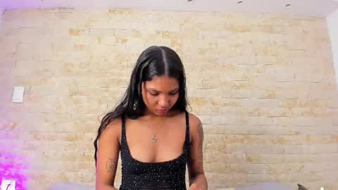 Snapshot of pocahontas_pow chatting on 11/18/25, 12:20 Pocahontas online show from 11/18/25, 12:20