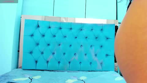 Snapshot of pocahontas_pow chatting on 12/16/25, 11:37 Pocahontas online show from 12/16/25, 11:37