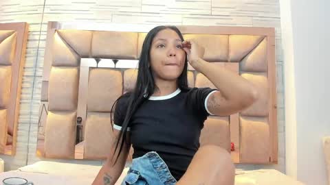 Snapshot of pocahontas_pow chatting on 05/30/26, 12:13 Pocahontas online show from 05/30/26, 12:13