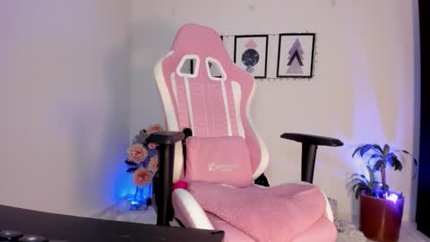 Jasmine online show from 11/19/25, 02:55