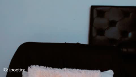 Snapshot of poeeticaa_ chatting on 12/19/24, 11:35 IG ipoetica online show from 12/19/24, 11:35